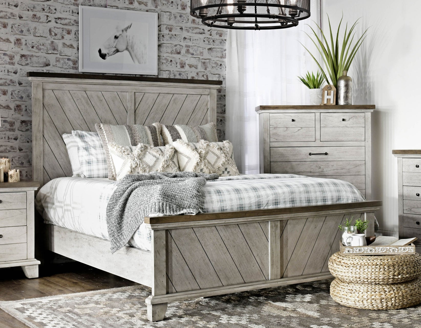Bear Creek Queen Bed- White Smoke