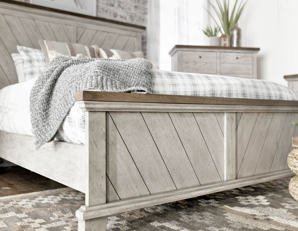Bear Creek Queen Bed- White Smoke