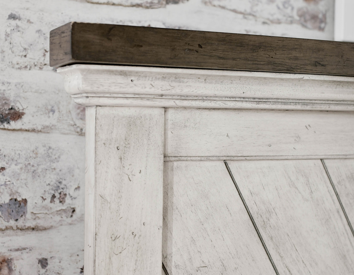 Bear Creek Queen Bed- White Smoke