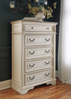 Realyn Chest of Drawers - Antique White