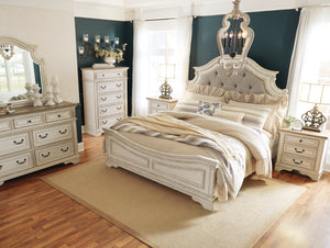 Realyn King Upholstered Panel Bed - Antique White