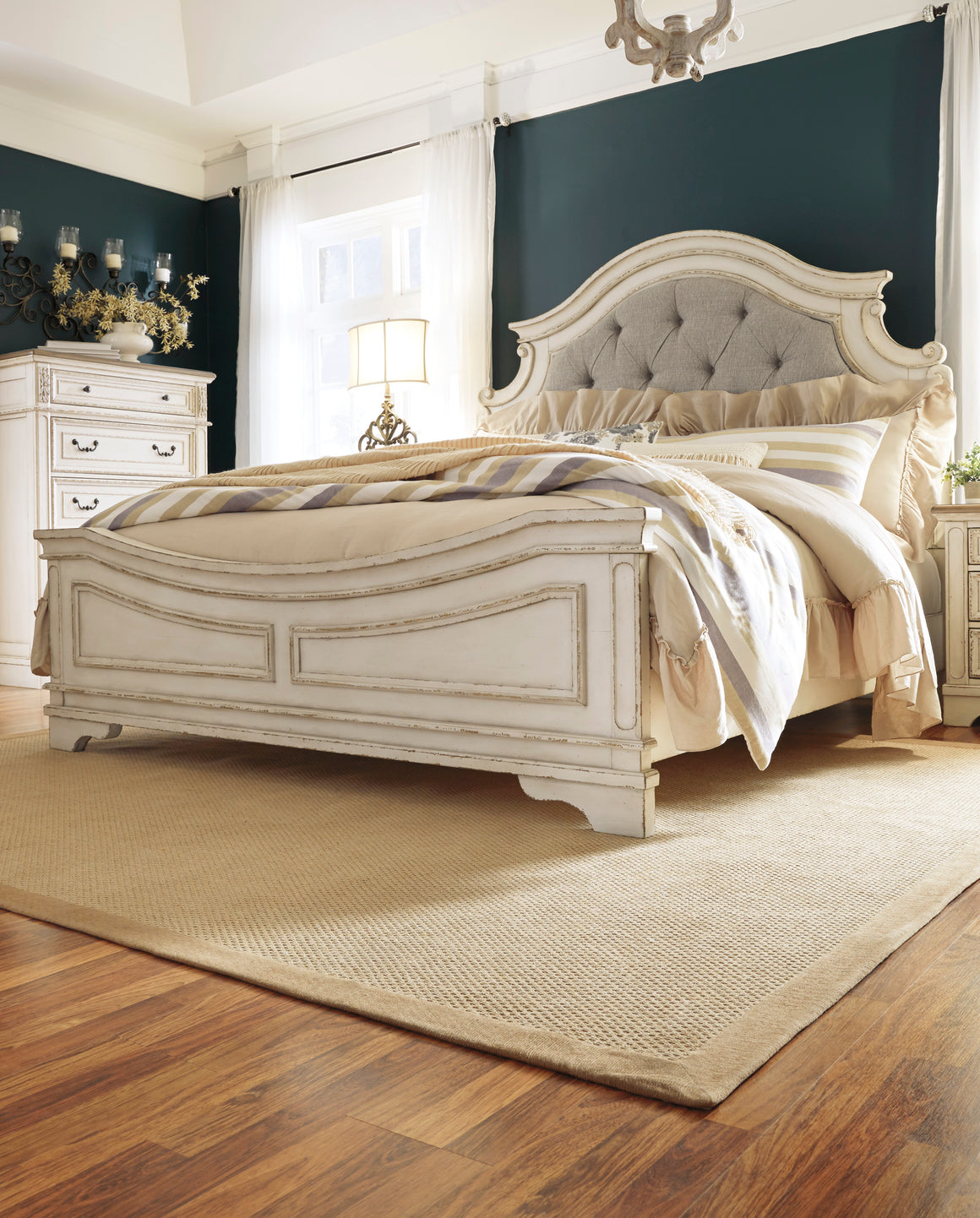 Realyn Queen Upholstered Panel Bed - Antique White