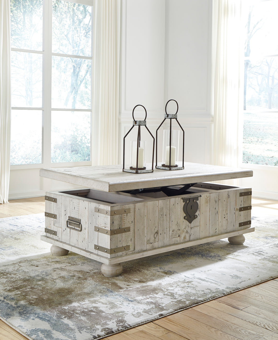 Carynhurst Lift Top Cocktail Table - White Wash Gray